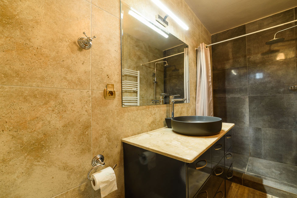 hotel booking agistro