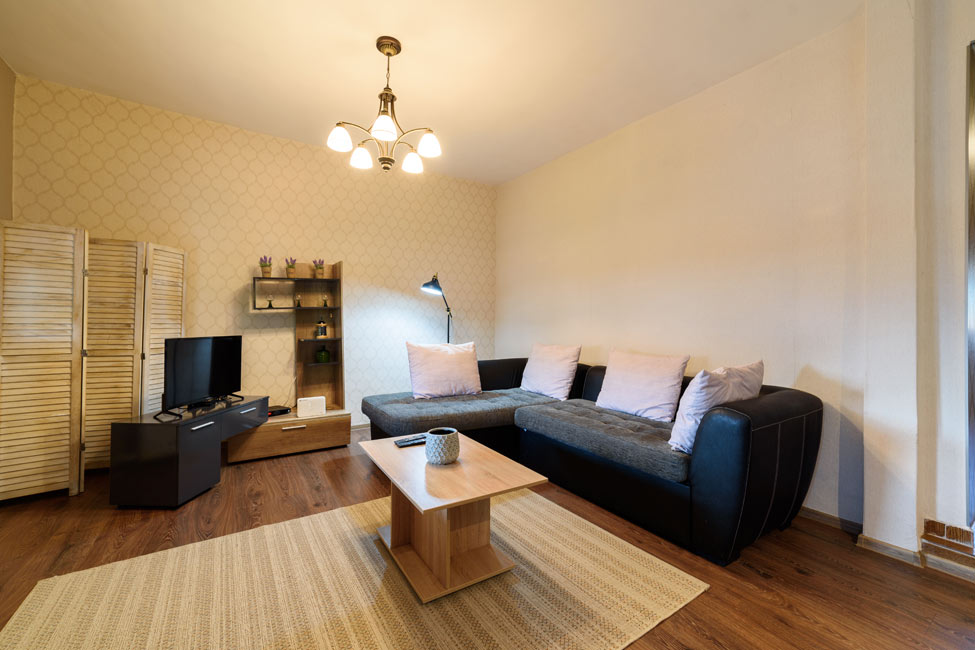 hotel booking agistro